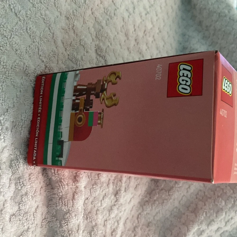 COPY - LEGO Limited Edition Holiday Set - Picture 3 of 7